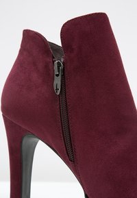 Tamaris Botines de tacón - bordeaux