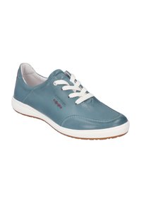 Hellblaue Leder Sneaker mit weißen Schnürsenkeln und Nähten. Verfügt über eine abgerundete Zehenpartie und eine flexible Gummisohle. Dezente Markenkennung an der Seite.