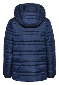 Marineblauwe gewatteerde jas met horizontale stitching, een capuchon en elastische manchetten. Glad, glanzend materiaal met een lichtgewicht ontwerp.