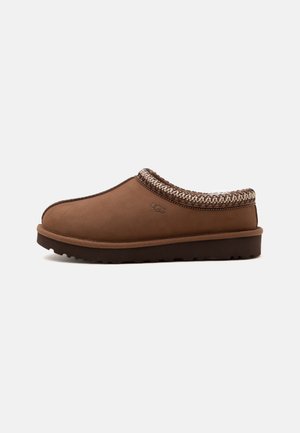 UGG, TASMAN - Chaussons - dark chestnut