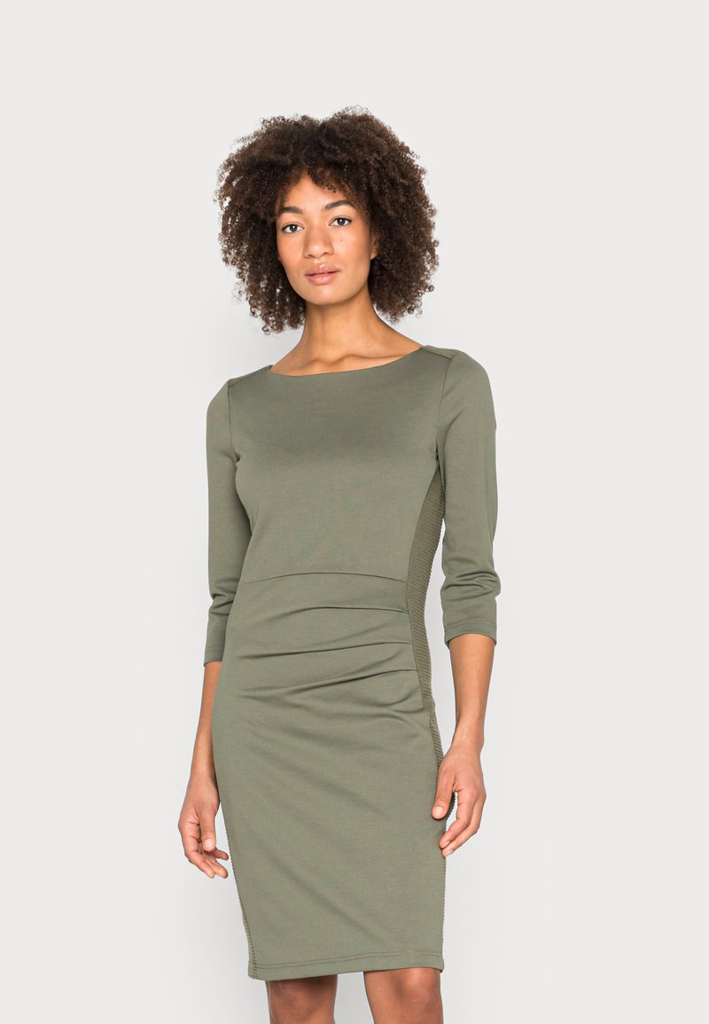 Damen Freizeitkleider | Kaffe SARA DRESS Etuikleid old green/grün - FV76491 Damen Freizeitkleider | Kaffe SARA DRESS Etuikleid old green/grün - FV76491