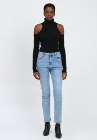 INFLUENCER OFF-SHOULDER - Strickpullover - black