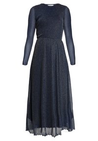 Robe longue à manches longues bleu marine avec un corsage ajusté et une jupe fluide et superposée. Le tissu a un léger éclat, ajoutant de la texture et un détail visuel.