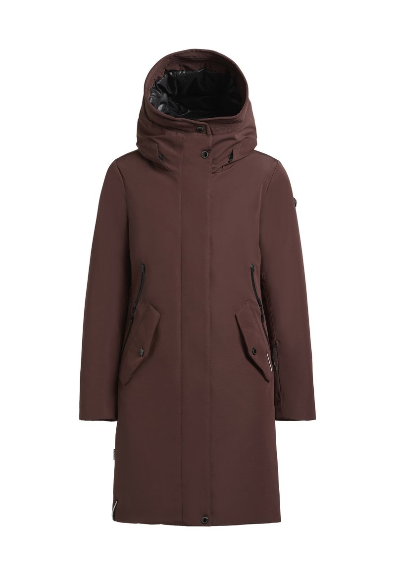 Lungo cappotto invernale marrone con ampio cappuccio, cerniera frontale coperta da un flap con bottoni, tasche laterali con cerniera e tasche anteriori con bottoni a scatto.
