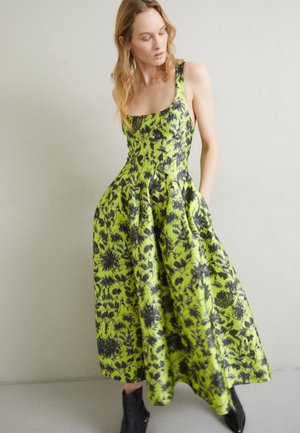 Koktejlov aty / aty na prty - fantasy green