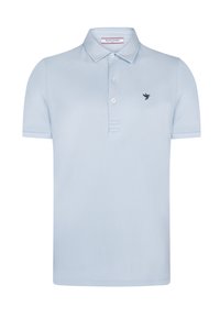 Lyseblå polo shirt lavet af blødt stof. Har en klassisk krave, tre-knaps placket og et lille broderet fuglelogo.