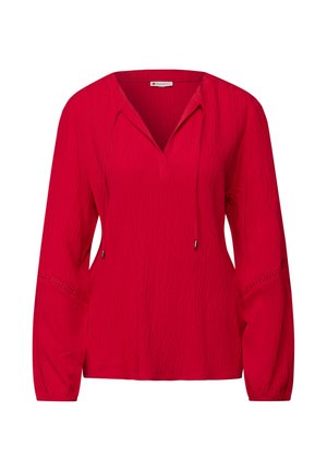 Roter Pullover mit langen Ärmeln und V-Ausschnitt, Kordelzugdetails, strukturiertem Stoff und Ausschnitten an den Ärmeln.