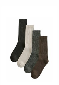 Vier Paar Socken in Dunkelgrün, Beige, Melangegrau und Braun. Rippstruktur und weiche Verarbeitung, mit einem Logodetail auf jeder Socke.