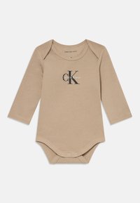 Δεν επιλέχθηκε, ancient marble