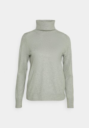 Jersey de cuello alto en gris claro, fabricado con un tejido suave y texturizado. Presenta mangas largas y una silueta ajustada, con un cuello alto.