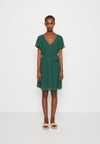 VILA - VIMICADA V NECK DRESS - Cocktailjurk - pineneedle Miniatuurafbeelding 1