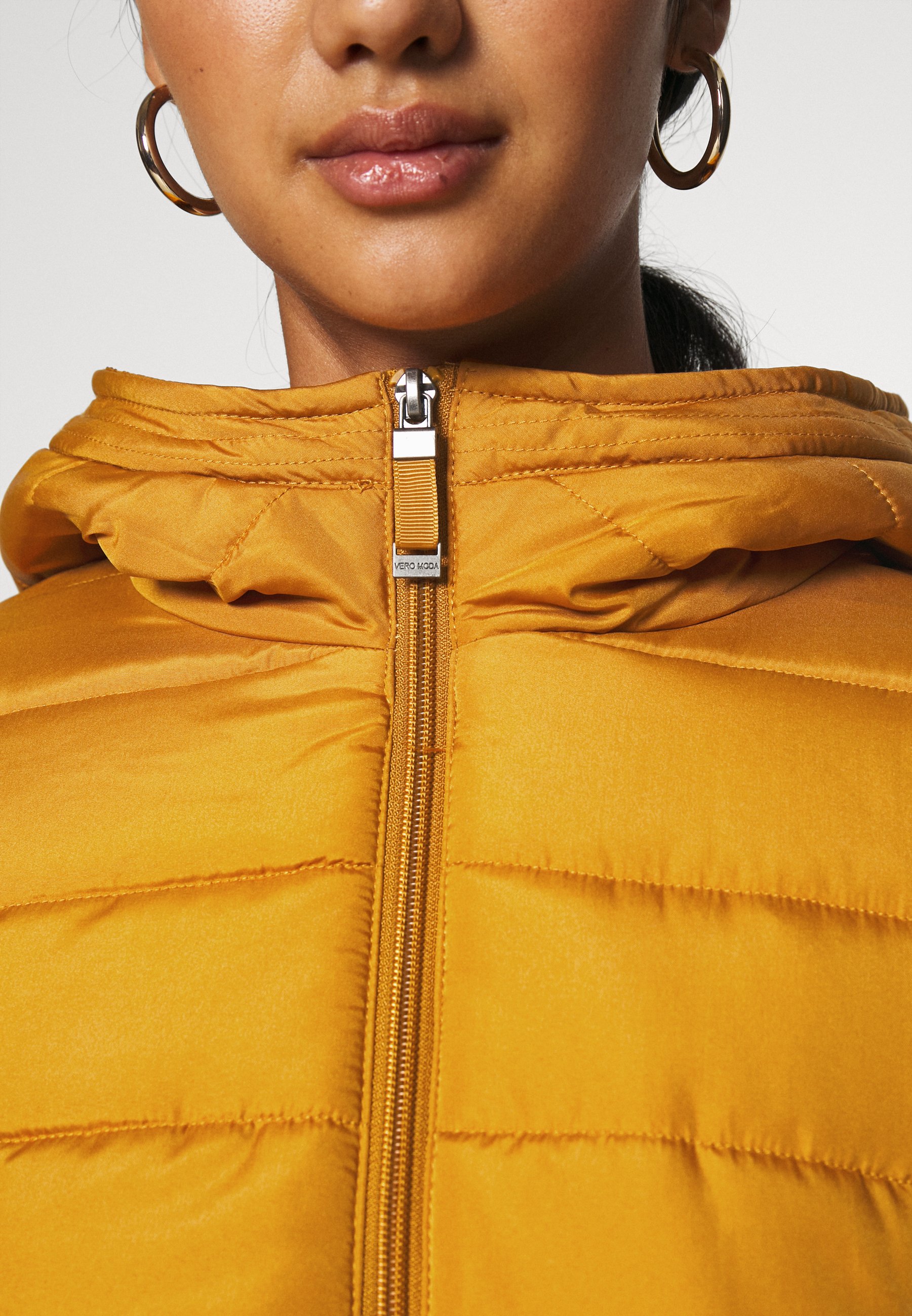 VMSIMONE HOODY SHORT JACKET Lett jakke buckthorn brown VMSIMONE HOODY SHORT JACKET Lett jakke buckthorn brown