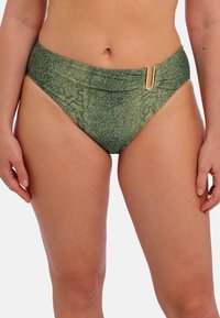 Bas de bikini à motif vert avec une taille haute, présentant un accent doré sur le côté et une texture de tissu lisse.