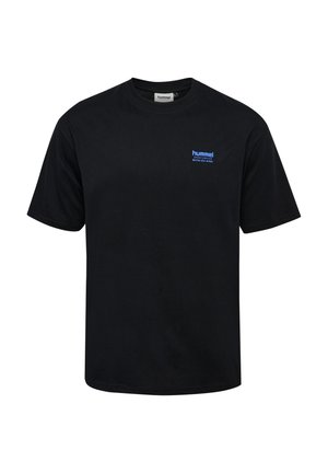 Svart bomull T-shirt med rund hals och korta ärmar, med en liten blå "hummel"-logotyp på bröstet. Enkel och odekorerad design.