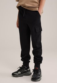 WE Fashion SALTY DOG - Cargo hlače - black