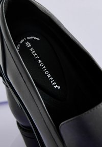 Next FOREVER COMFORT WITH MOTIONFLEX CHUNKY LOAFERS  - REGULAR FIT - Scarpe senza lacci - black