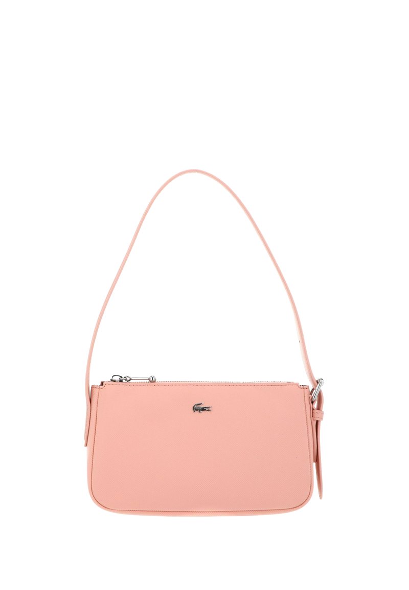 Weiche rosa Leder-Umhängetasche mit dünnem Riemen und silbernem Reißverschluss, vorne mit einem kleinen silbernen Krokodil-Logo.