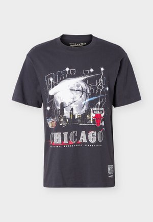 Mitchell & Ness, WINDY CITY VINTAGE TEE CHICAGO BULLS - Ρούχα για κλαμπ - black