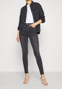 Topshop Vaqueros pitillo - black denim