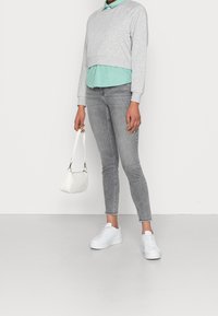 ONLY Felpa - mottled light grey