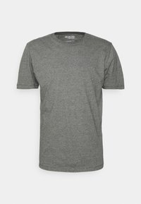Köp Selected Homme SLHLOOSEOSCAR SS O-NECK TEE NOOS - Rain Forest | NLYMAN