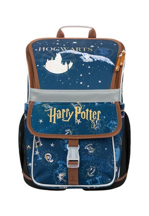 Blauer Harry-Potter-Rucksack mit Hogwarts-Design, das eine weiße Eule und ein Schloss zeigt. Braune Akzente, verstellbare Träger und Frontschnalle.