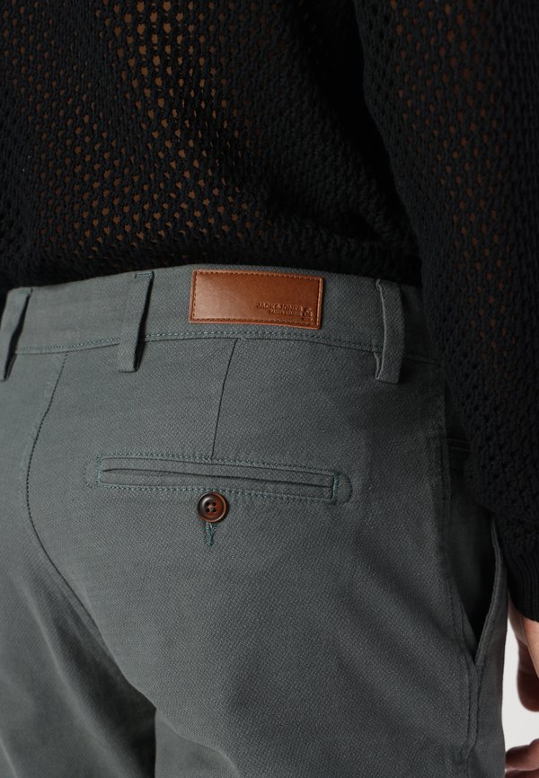 JPSTMARCO JJFURY ANA - Chinos - urban chic3