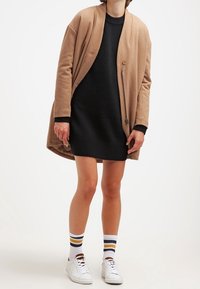 WOOD WOOD Stickad klänning - black