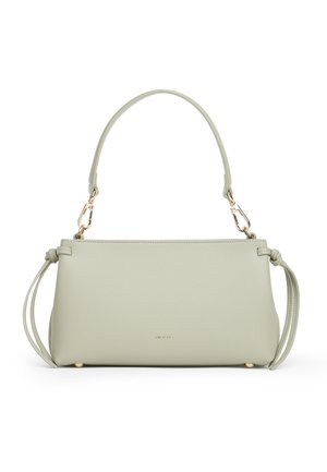 Borsa rettangolare verde chiaro con una singola maniglia superiore, fibbie dorate, nappine laterali e logo del marchio sottile al centro davanti.