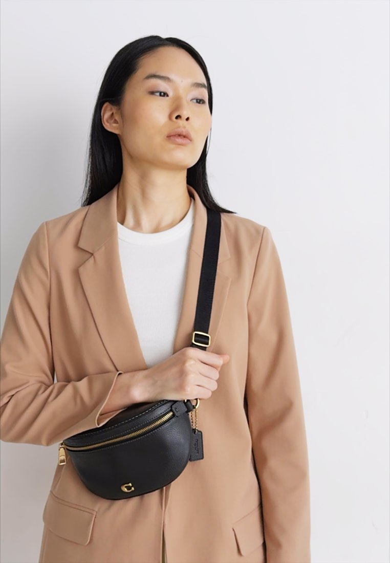 COACH POLISHED PEBBLE BETHANY BELT - Bum bag - black - Zalando.ie