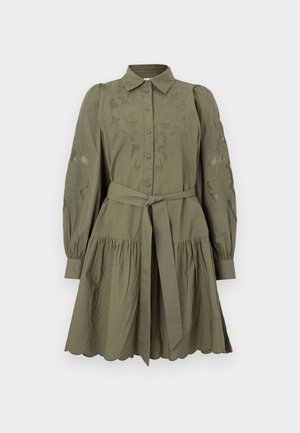 Olivengrøn kjole med knaplukning, krave, broderet blomsterdesign, lange ærmer, figursyet talje med bælte og lagdelt nederdel.