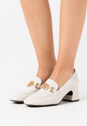Unisa, Klassieke pumps - off-white