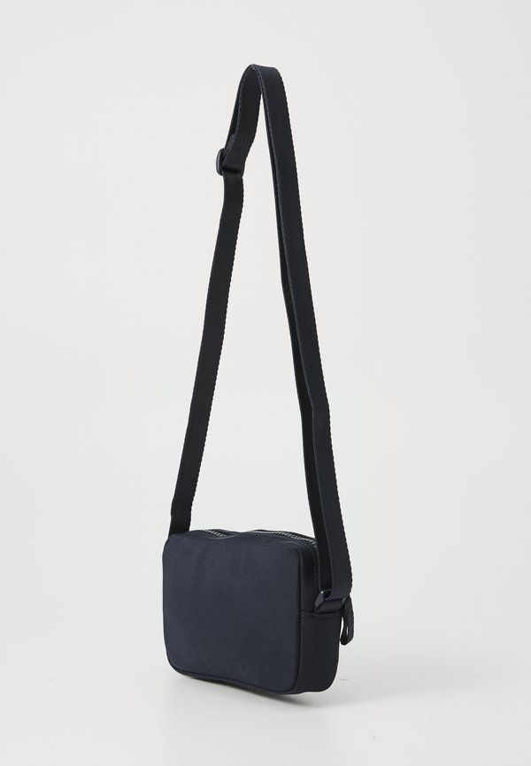 SCRIPT FLAG CROSSOVER BAG UNISEX – Umhängetasche