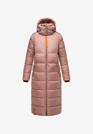 Parka lunga e imbottita di un morbido rosa, dotata di cappuccio, chiusura con zip frontale, due tasche laterali con dettagli arancioni e polsini neri. Texture liscia.