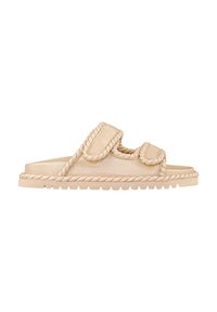Infradito beige realizzati in materiale morbido, dotati di doppie cinghie regolabili con dettagli intrecciati e suola texturizzata.