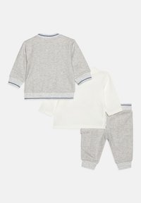BOSS Kidswear BABY TROUSERS SET - Cadeau de naissance - light gray china