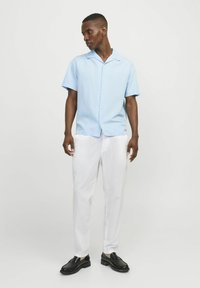 Jack & Jones Chino hlače - bright white
