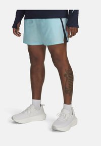 LAUNCH - Short de sport - stream