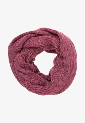 Miękki, dziany szal typu infinity w kolorze pudrowego różu, ułożony w okrągłą pętlę.