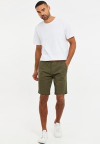 Threadbare THBCONTA - Shorts - khaki