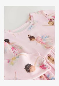 Selectat, pink fairy