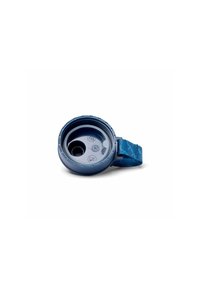 Blaues Silikonbecher mit einem Riemen, mit einer runden Öffnung und geprägten Markierungen am Rand. Die strukturierte Oberfläche verbessert den Griff.