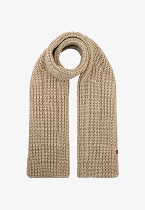 Beige gebreide sjaal met een gestructureerd ribbelpatroon, opgerold aan één uiteinde, met een klein rood label aan één rand.