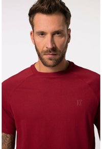 JP1880 SHORT SLEEVE ROUND NECK - Jednoduché tričko - deep purple