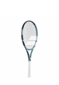 Tennisschläger mit einem hellblauen und schwarzen Rahmen, weißem Griff und einem gemusterten Saitenbett. Die Gesamtform ist länglich und oval.
