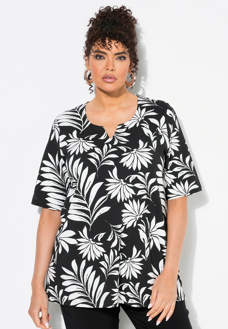 Ulla Popken FLORAL SHORT SLEEVE SPLIT NECK - T-shirt con stampa - black