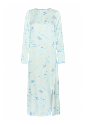 Rochie midi de culoare albastru deschis, cu mâneci lungi, având un model floral abstract în nuanțe mai închise de albastru. Include o fendue laterală pentru un confort sporit în mișcare.