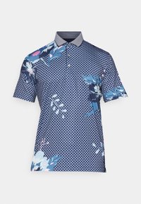 Camiseta polo azul marino con patrones geométricos y diseños florales en azul y rosa. Cuenta con cuello con solapas y botones en la parte delantera.