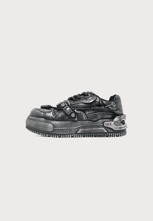 Koi Footwear Matalavartiset tennarit - black