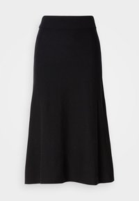 Zwarte gebreide uitlopende rok met een brede tailleband, midi-lengte, gladde textuur en zonder zichtbare patronen of hardwaredetails.